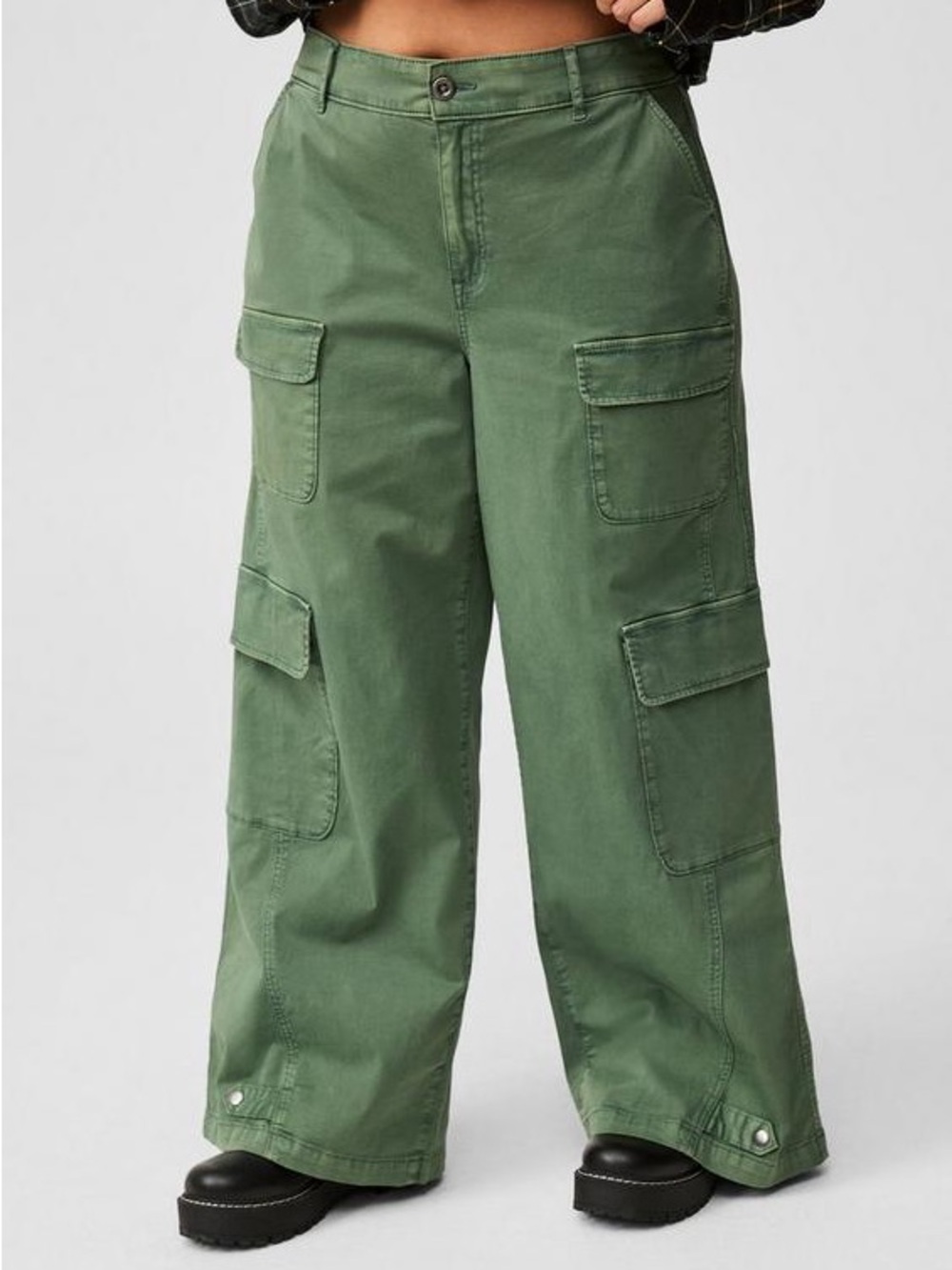 Torrid High Rise Baggy Cargo Pant Green Size 16R